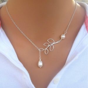 5 for $25 | N42 | Classy Pearl Leaf Necklace